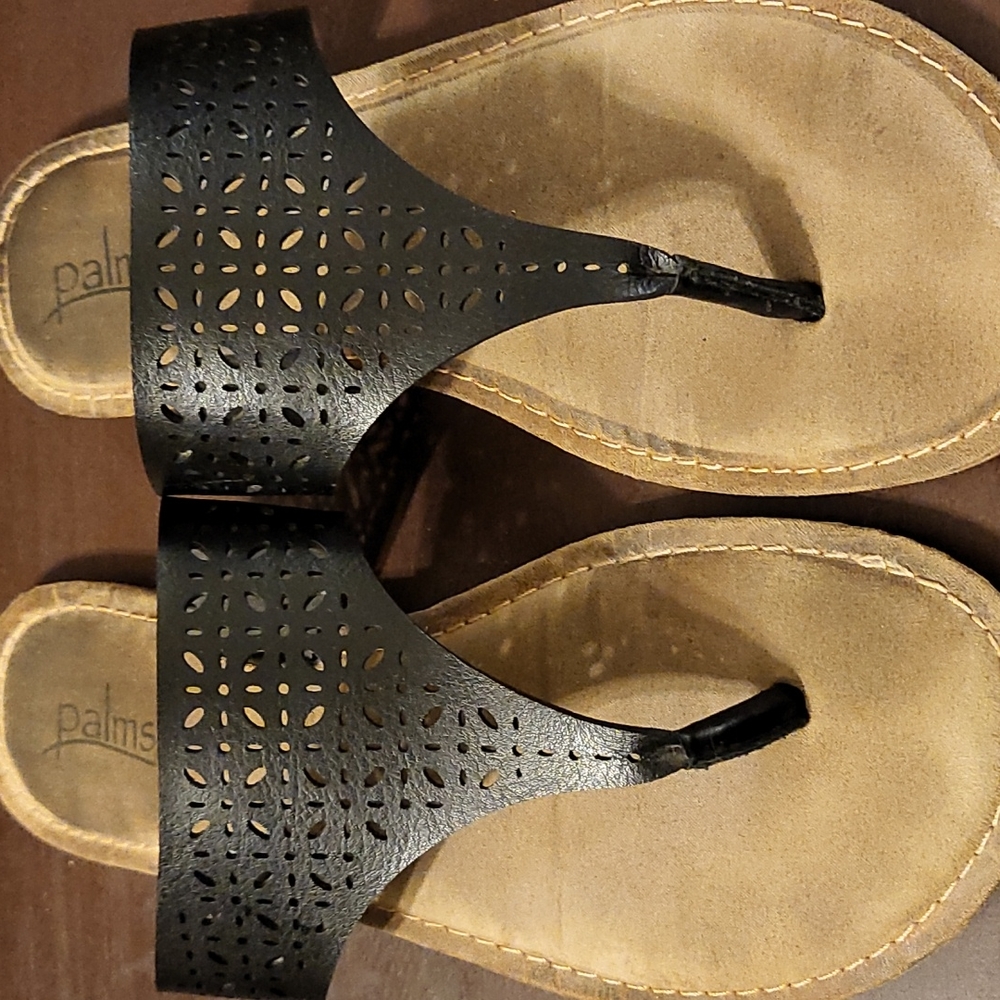Women's Palm Black Etched Sandals Sz 8M